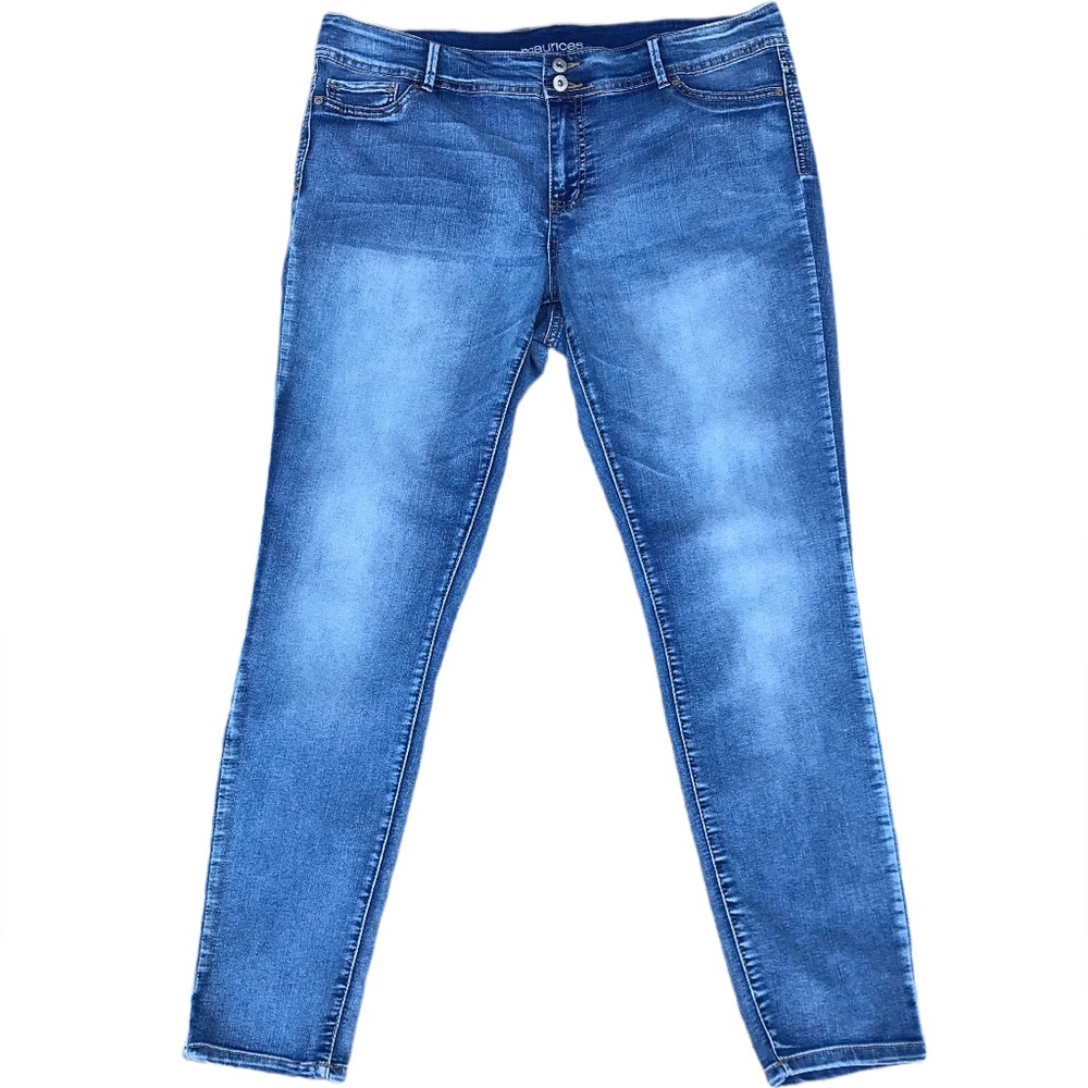 Like new Maurices Faded Wash Slim Fit Tapered Leg Stretch Jeans - Women Plus